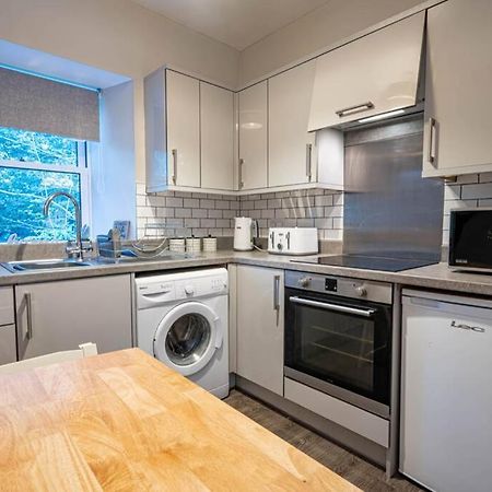Cozy Newly Renovated Town Centre Apartment อาเบอร์เฟลดี ภายนอก รูปภาพ