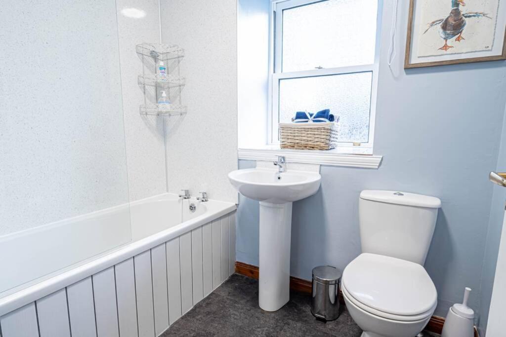 Cozy Newly Renovated Town Centre Apartment อาเบอร์เฟลดี ภายนอก รูปภาพ